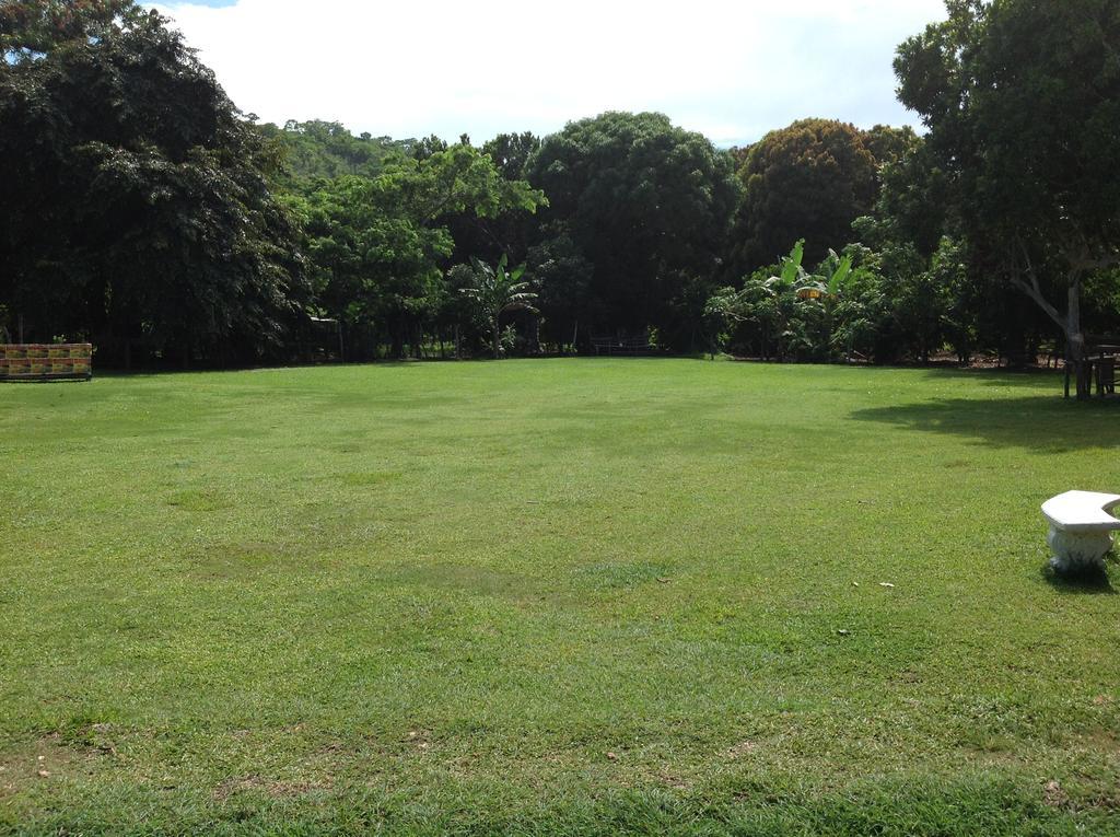 Gasthaus Chillax On Our Farm Ocho Rios Exterior foto